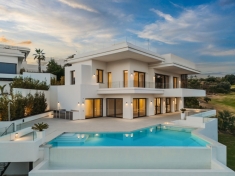 Villa East Estepona € 2.990.000,-