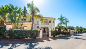 Vrijstaande villa Marbesa € 1.750.000,-