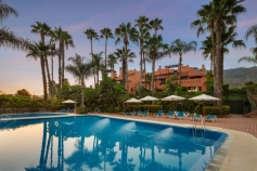 Rijtjeshuis Altos de Puente Romano € 1.995.000,-